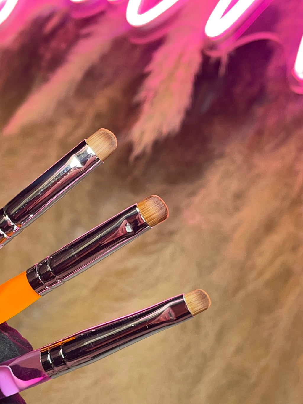 Flat curve clean up brushes