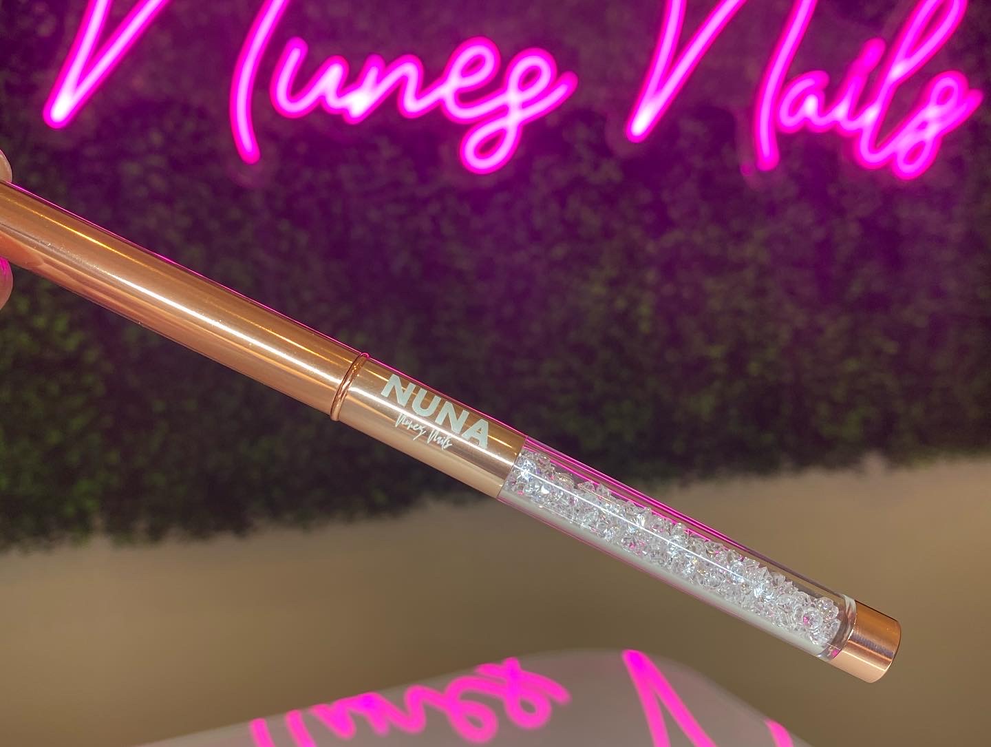 NUNA #12 Acrylic Brush