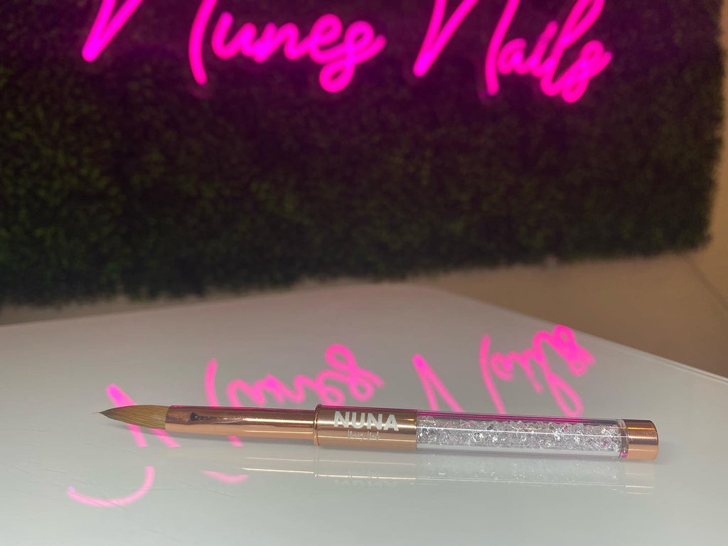 NUNA #12 Acrylic Brush