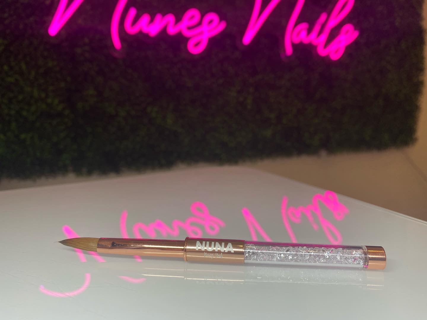 NUNA #12 Acrylic Brush